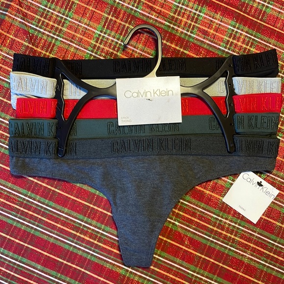 Brand New Calvin Klein Set of 5 Cotton Thongs Underwear Solid Christmas - Picture 7 of 16